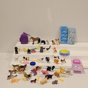 Dollhouse Pet Shop Playset and Pets Mini Figure Set